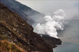 lava flow enters the sea